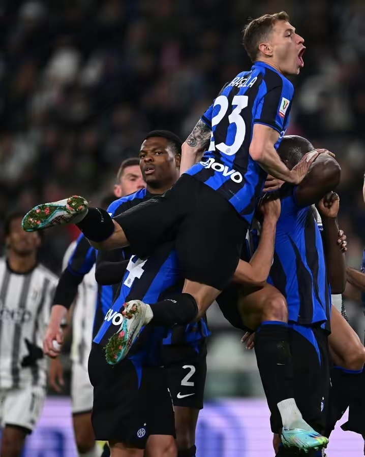 关于洛杉矶湖人训练开放日，赛前更衣室发声引欢呼，意大利杯在即，球队文化再被提及的信息-ayx