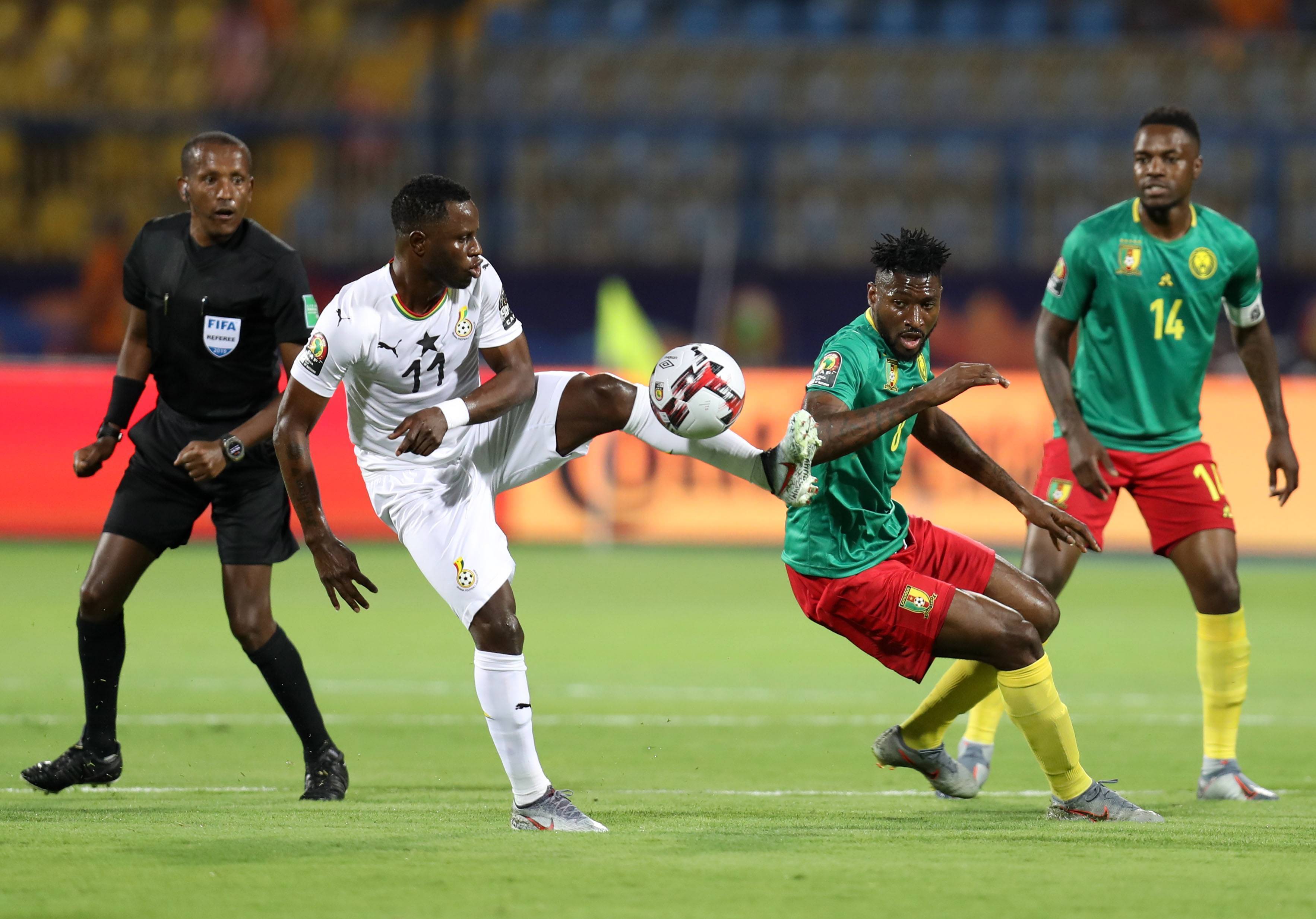 包含赛前欧联焦点战,费耶诺德迎来里程碑,气氛紧张,细节决定成败的词条-ayx