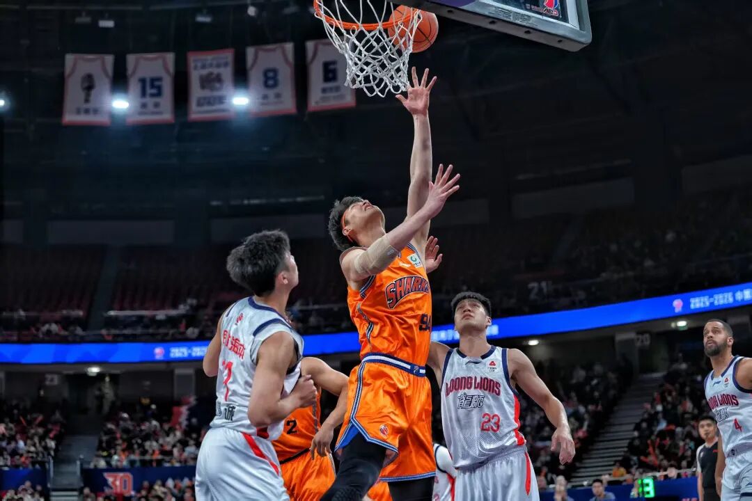 广厦男篮发布备战花絮,转会期内部沟通,CBA常规赛任务艰巨,阵容厚度经受考验的简单介绍-爱游戏娱乐