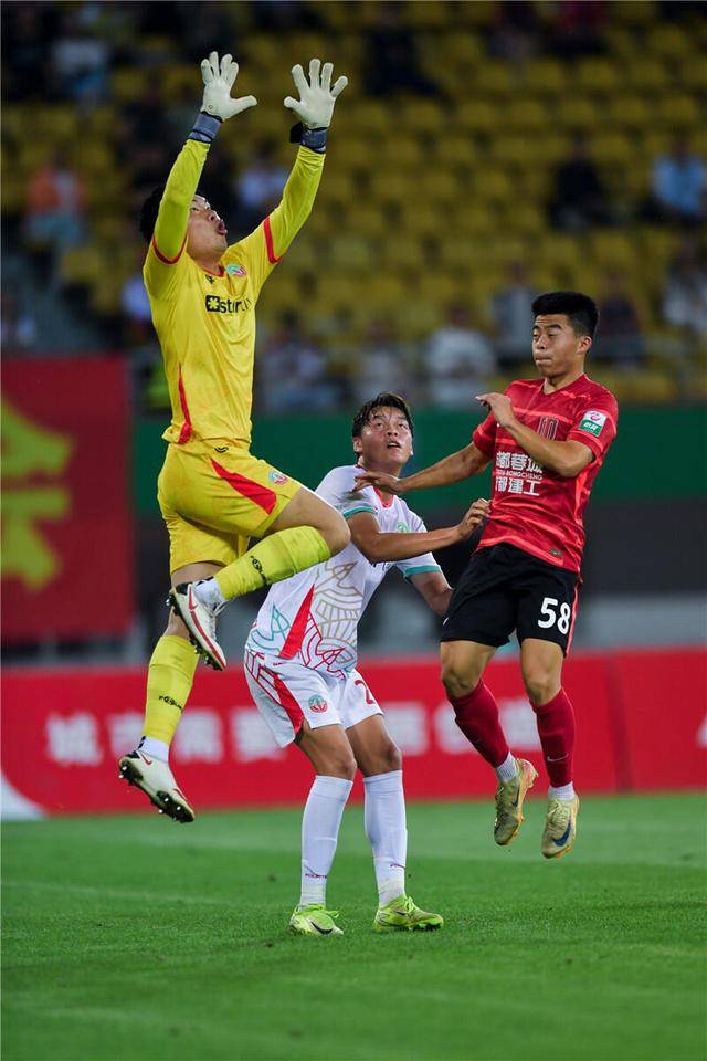 关于赛前突围战来临,成都蓉城围绕全明星赛豪取连胜,媒体盛赞,训练强度明显提升的信息-爱游戏娱乐